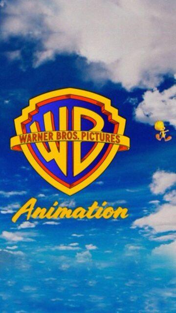 A Warner Bros. Pictures Animation apresentou sua nova introdução e seu logotipo durante o Festival Internacional de Cinema de Animação de Annecy, o evento mais prestigiado do mundo no setor.Para a Warner Bros. Pictures Animation, trata-se da marca de uma nova era, na qual continuarão a honrar seu legado e a moldar o futuro.A renovação do design da marca é um importante capítulo na reestruturação criativa do estúdio, visando revitalizar suas marcas clássicas e atrair novas audiências. A estética mais dinâmica revigora elementos tradicionais, deixando para trás traços mais simplistas do passado e focando na estética de "janela" ou moldura tridimensional, que dá profundidade ao clássico escudo da Warner. Além disso, o nome da marca, Warner Bros. Pictures Animation, é trazido para dentro do logotipo.A introdução animada mescla diversos tipos de animação centrados no complexo de estúdios da Warner em Burbank, na Califórnia. Outro destaque da nova vinheta de abertura é a homenagem prestada ao legado do estúdio, evidenciando alguns personagens icônicos da marca, como o Piu-Piu, que interage com o escudo.O novo logotipo de abertura será exibido antes de seus próximos projetos de animação — um novo capítulo em sua identidade visual.•••#warnerbrosanimation #warnerbros #animação #filmesdeanimação #desenhoanimado