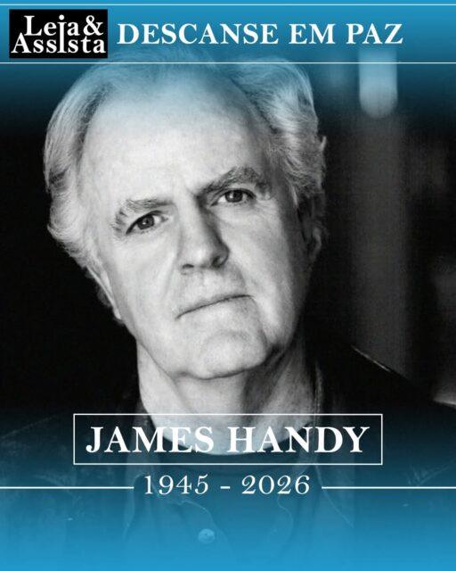 O ator James Handy, de 81 anos, foi esfaqueado até a morte. Michael Gledhill, filho da namorada do veterano artista, foi preso e acusado de assassinato. Ele foi levado às pressas para um hospital, onde foi declarado morto.A polícia, que investiga o caso, disse que o enteado é o principal suspeito do crime chocante. Handy foi encontrado na manhã de quarta-feira com uma facada no peito em frente a uma casa em Tarzana, distrito situado na cidade de Los Angeles, na Califórnia (EUA). Segundo notícia divulgada no site TMZ, a polícia diz que o suspeito — Michael Gledhill, de 44 anos — fez uma ligação bizarra para o 911 antes da chegada dos policiais... supostamente dizendo aos atendentes: "Eu sou o filho do homem, acabei de matar o homem do pecado".Quando a polícia chegou ao local, os agentes disseram que Gledhill os parou e admitiu ser a pessoa que procuravam. As autoridades afirmam que ele morava na casa com a mãe, que era namorada de Handy.Gledhill foi preso e indiciado por homicídio, com fiança estipulada em US$ 2 milhões. Os investigadores não divulgaram publicamente um possível motivo. Concluiu a reportagem publicada no site TMZ.O artista não chegou a ser reconhecido por um único papel de protagonista, mas construiu sua carreira de cinco décadas interpretando figuras de autoridade e papéis de apoio que ancoraram grandes elencos na TV e no cinema. Ficou conhecido por suas participações em filmes de sucesso como Jumanji (1995), Aracnofobia (1990) e Top Gun: Maverick (2022).Ele acumulou mais de 100 créditos no cinema e na televisão. Por ser um rosto bastante familiar entre os cinéfilos e fãs de televisão, as circunstâncias que envolveram a morte de James Handy tornam sua partida ainda mais trágica.Descanse em paz, James Handy.•••#jameshandy #descanseempaz #topgunmaverick #jumanji #aracnofobia