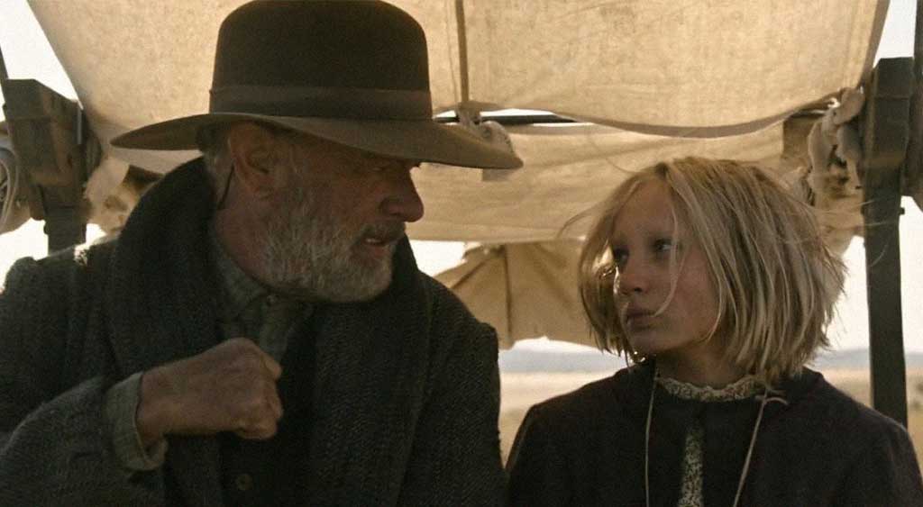 Capitão Jefferson Kyle Kidd (Tom Hanks) e Johanna (Helena Zengel).