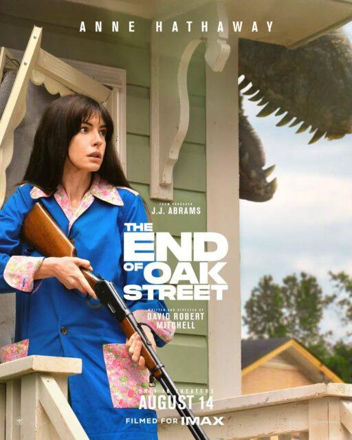 A Warner Bros. divulgou estes pôsteres individuais do elenco principal de "O Fim da Rua" (The End of Oak Street), longa-metragem ambientado na década de 1980.Já de cara, você vê o pôster de Anne Hathaway no papel de Denise. Passando para o lado, você confere Ewan McGregor como Greg. Continuando, temos Maisy Stella vivendo a adolescente Audrey e Christian Convery interpretando o garoto Brian.E, para fechar essa apresentação de maneira animal, apresento o cão Starbuck: o bom garoto mais legal do bairro vem com seu latido bem alto para avisar a todos que a estreia nos cinemas brasileiros acontece no dia 13 de agosto de 2026.•••#ofimdaruafilme #filmesdesuspense #dinossauros #filmesdeação #ficcaocientifica