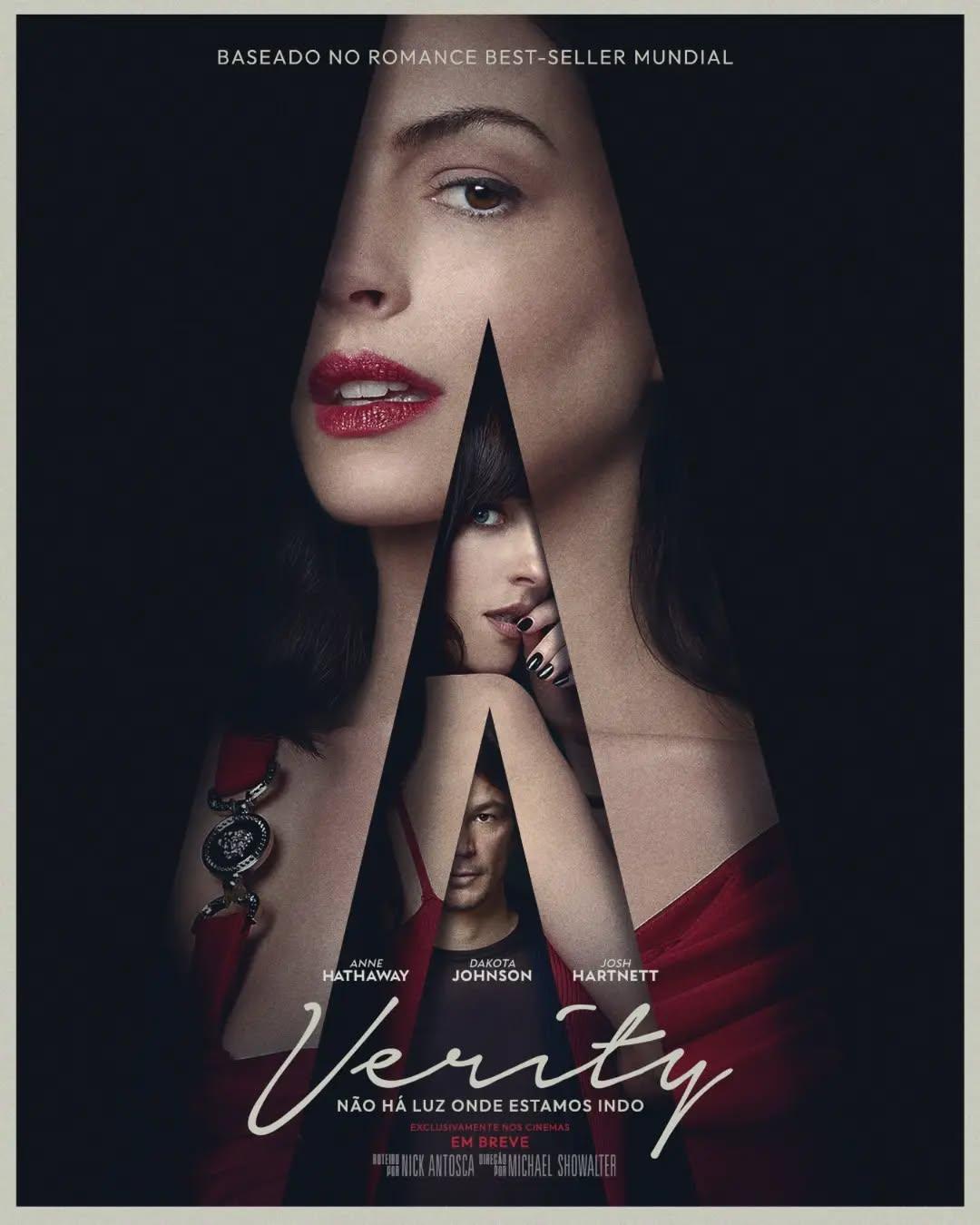 A Sony Pictures divulgou o pôster de "Varity" e anunciou o lançamento do trailer para a próxima terça-feira, dia 11.O longa-metragem é uma adaptação cinematográfica de do romance e thriller psicológico homônimo da autora norte-americana Colleen Hoover."Varity" acompanha a escritora Lowen Ashleigh, que está quase falida. Ela aceita o convite de Jeremy Crawford para concluir a famosa série de livros de sua esposa, Verity Crawford, após um acidente misterioso deixar a autora best-seller incapacitada. Ao se mudar para a casa da família e vasculhar os rascunhos de Verity, Lowen encontra uma autobiografia secreta com revelações perturbadoras sobre o passado sombrio da casa.Estrelam o elenco Anne Hathway, Dakota Johnson e Josh Hartnett.Entre os best-sellers de Hoover estão "É Assim que Começa" (sequência de É Assim que Acaba), "O Lado Feio do Amor", "Novembro 9", "Uma Segunda Chance", "Confesse, As Mil Partes do Meu Coração" e "Até o Verão Terminar".O filme, dirigido por Michael Showalter, tem estreia marcada para 1º de outubro de 2026.•••#varity #suspensepsicológico #colleenhoover #thrillerpsicologico #annehathway