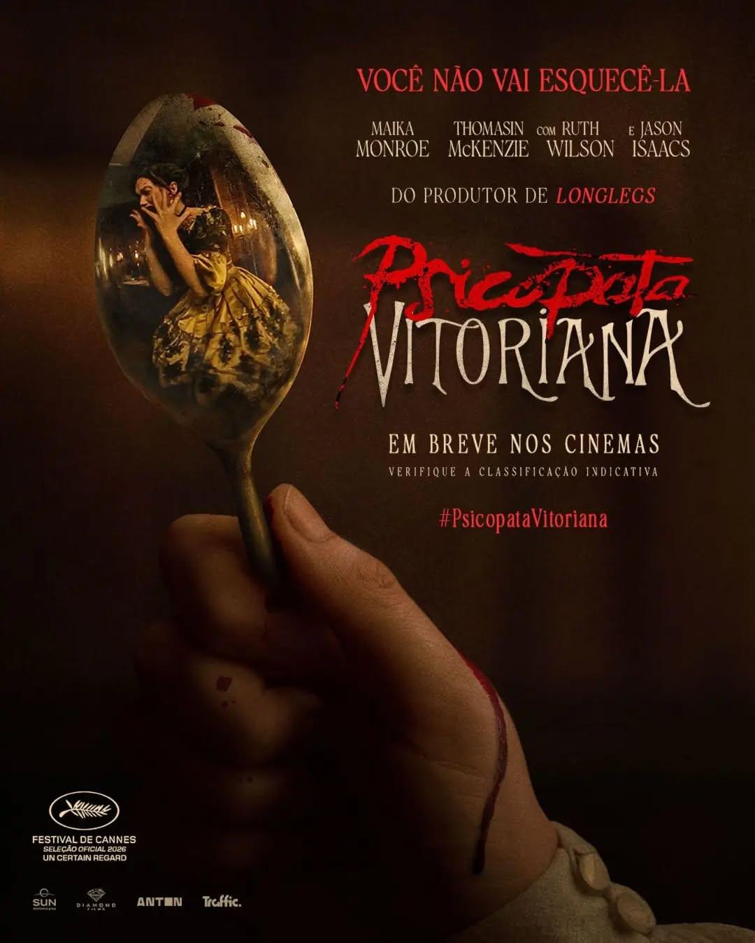 A Diamond Films divulgou o teaser pôster do filme "Psicopata Vitoriana" (Victorian Psycho), uma produção que mescla os gêneros terror, suspense e comédia.Dirigido por Zachary Wigon, "Victorian" é o longa-metragem de estreia de Virginia Feito como roteirista; a autora é responsável pela adaptação cinematográfica do seu próprio romance gótico homônimo.O elenco é liderado por Maika Monroe e ainda conta com nomes relevantes como Jason Isaacs, Thomasin McKenzie e Ruth Wilson.Destaque no Festival de Cannes de 2026, o filme de terror estreia em setembro, somente nos cinemas.•••#psicopatavitoriana #maikamonroe #filmesdeterror #filmesdesuspense #virginiafeito