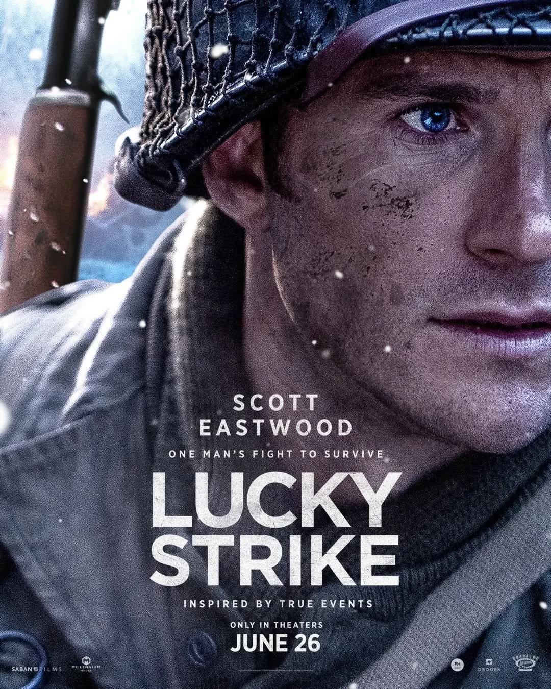 Pôster do longa-metragem "Lucky Strike", filme de guerra com ação e drama em seu enredo, estrelado por Scott Eastwood (filho da lenda viva do cinema, Clint Eastwood), Colin Hanks (filho do ícone do cinema, Tom Hanks) e Taylor John Smith.A Saban Films divulgou o pôster oficial de Lucky Strike com o lançamento de um trailer que destaca a atmosfera tensa do filme, focando no isolamento do protagonista, nas perseguições em meio à neve das Ardenas e no jogo psicológico travado por rádio entre soldados e inimigos.Inspirado em fatos reais,  "Lucky Strike" é um filme de drama e ação ambientado na Segunda Guerra Mundial dirigido por Rod Lurie que acompanha um soldado americano ferido que fica preso atrás das linhas inimigas durante a Batalha das Ardenas (também conhecida pelo termo em inglês Batalha do Bulge). Armado apenas com um rádio militar portátil (um Motorola SCR-300, tecnologia de uso militar utilizado nos últimos momentos da guerra), ele precisa usar sua inteligência e habilidades de espionagem para sobreviver e escapar.A estreia está marcada para 26 de junho nos cinemas dos Estados Unidos. Até o momento, não há confirmação de data para lançamento nos cinemas brasileiros, nem informações sobre possível distribuição por streaming no Brasil.•••#luckystrike #filmesdeguerra #filmesdeação #scotteastwood #colinhanks