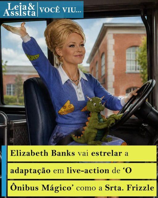 A atriz Elizabeth Banks levará o público em um passeio mágico ao trazer para as telas a excêntrica professora Srta. Frizzle (Valerie Frizzle) no live-action do clássico desenho animado dos anos 1990, "O Ônibus Mágico" (The Magic School Bus).O desenho animado "O Ônibus Mágico" finalmente sairá do papel e se transformará em live-action para o cinema. A Legendary Entertainment adquiriu os direitos da franquia infantil da Universal e já escalou sua estrela principal: Banks, de 52 anos.Rob Letterman, que dirigiu "Detetive Pikachu" em 2019, foi o nome contratado para dirigir o novo filme. Com 55 anos, o diretor tem experiência com animações e filmes live-action. Ele já foi roteirista e diretor de "O Espanta Tubarões" (2004) e do recente revival da série "Goosebumps" (2023-2025). Ainda não foram confirmados mais detalhes da trama desta nova adaptação.O Ônibus Mágico segue as aventuras da intrépida professora Valerie Frizzle e sua turma (com Carlos, Keesha, Phoebe, Arnold, Tim, Ralphie, Dorothy Ann, e Wanda) na Walkerville Elementary School. A bordo de um ônibus escolar mágico, com consciência própria e capacidade de se transformar, encolher ou expandir, a turma viaja para lugares improváveis, como o espaço sideral, o fundo do mar, a era dos dinossauros e o interior do corpo humano, para vivenciar conceitos científicos na prática.A famosa franquia de educação científica "O Ônibus Mágico" (The Magic School Bus) é uma adaptação da série de livros infantis infantis de Joanna Cole, com ilustrações de Bruce Degen. Lançada originalmente em 1986, a obra literária fez tanto sucesso que deu origem à aclamada série de animação na década de 1990, além de diversos outros produtos derivados. Em 2017, a Netflix lançou uma série derivada, na qual Kate McKinnon dublou a personagem principal.𝘍𝘰𝘯𝘵𝘦: 𝘗𝘦𝘰𝘱𝘭𝘦.•••#oOnibusMagico #elizabethbanks #robletterman #desenhoanimado #anos90