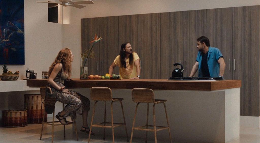 Após Alice perguntar quem é o melhor chefe de cozinha, ela é convidada para provar os pratos de Jack e Ryan e decidir quem prepara a melhor comida.